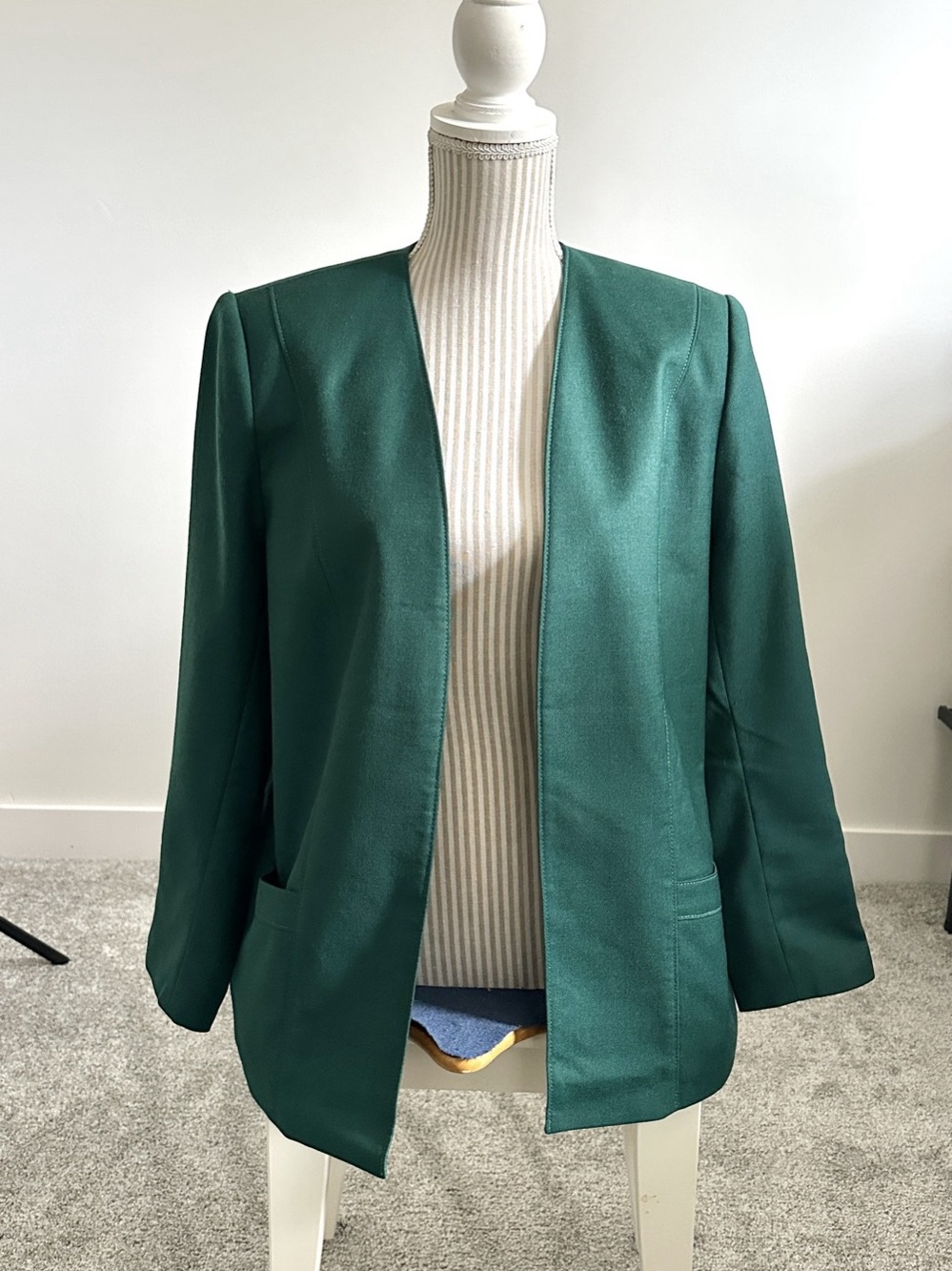 Vintage 80s White Stag 100% Wool Collarless Blazer Emerald Green Size 12